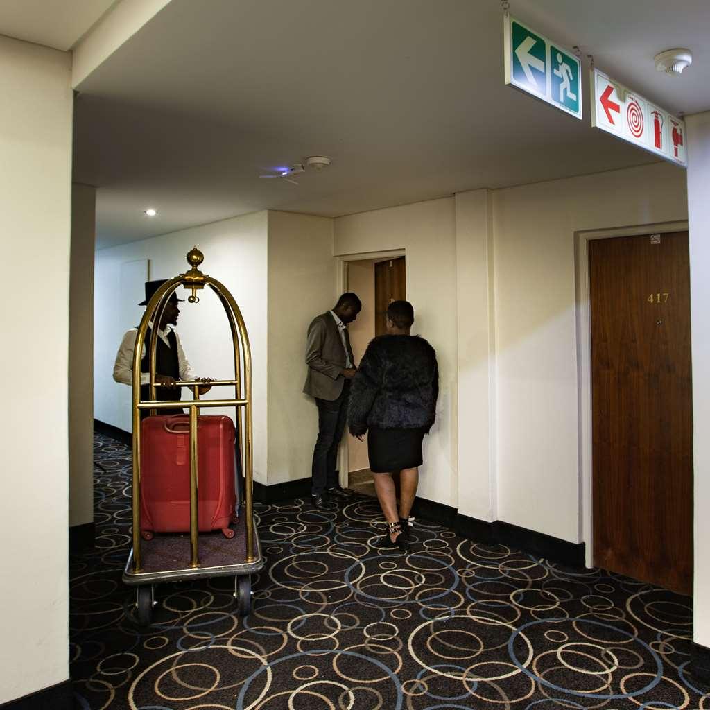 Apollo Hotel Йоханесбург Стая снимка